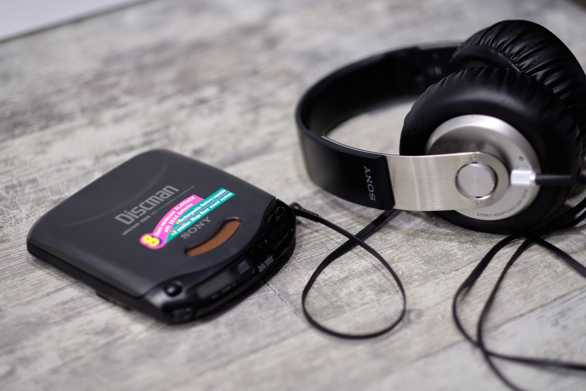 Sony Discman D 141 MDR XB700 DA Stereo